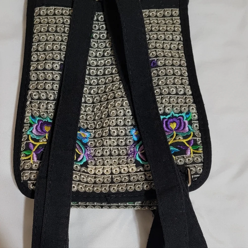 Backpack - Picture 2 of 8